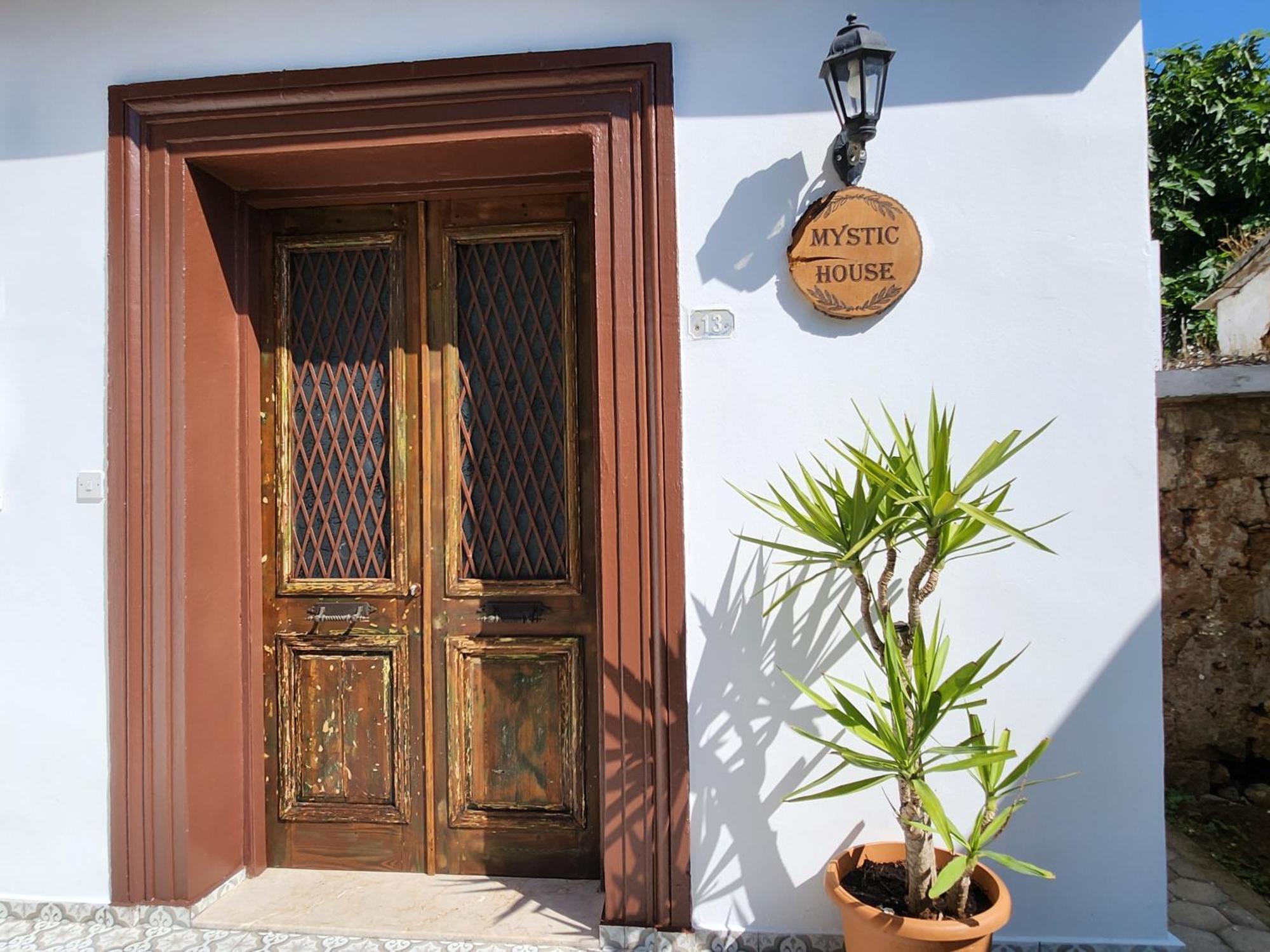 Mystic Guest House Famagusta Famagusta  Exterior foto